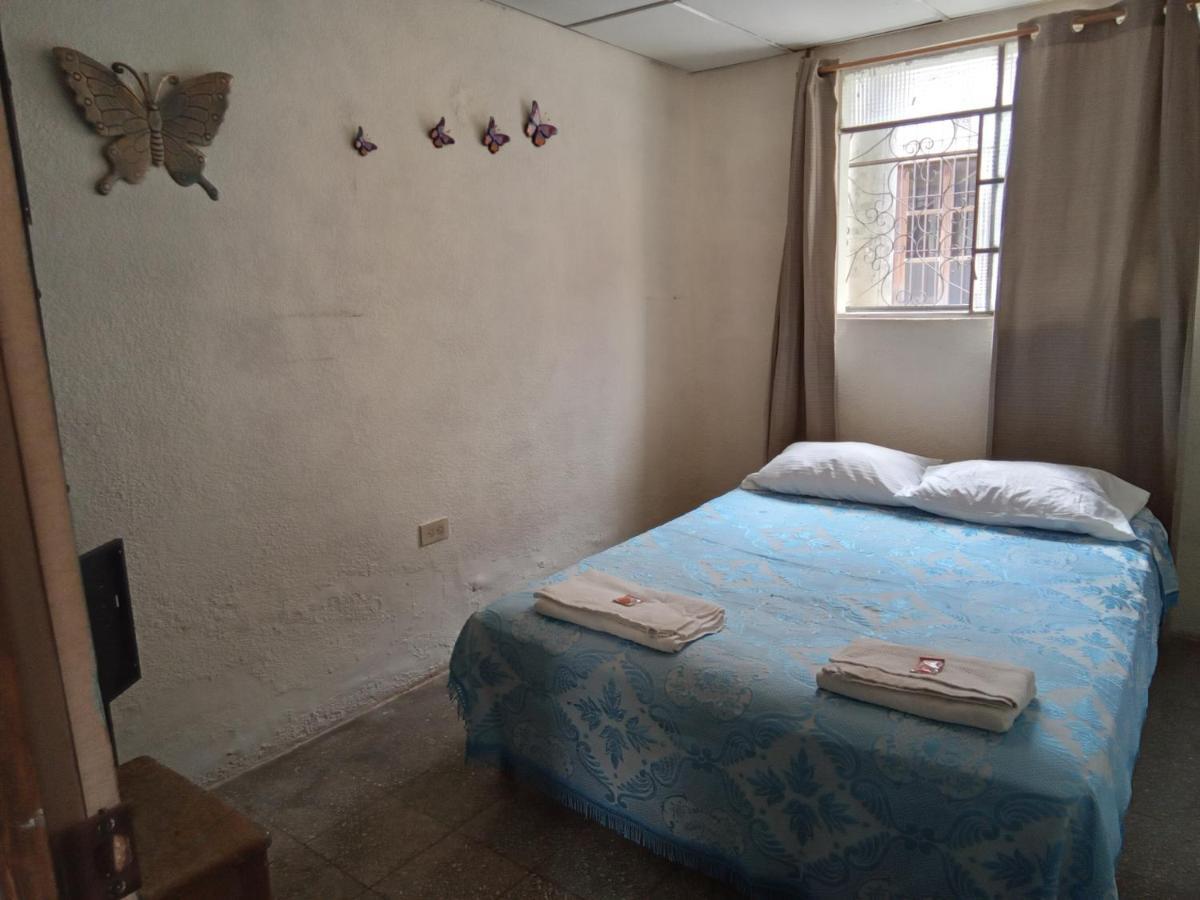 Huellas Hostal Антигуа-Гватемала Экстерьер фото