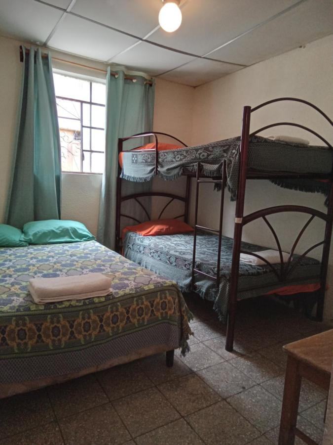 Huellas Hostal Антигуа-Гватемала Экстерьер фото