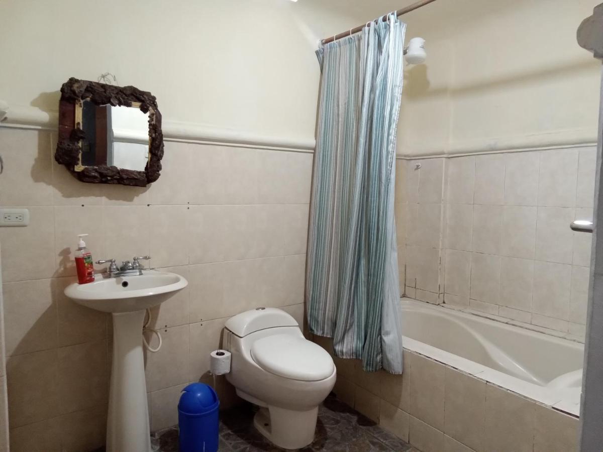 Huellas Hostal Антигуа-Гватемала Экстерьер фото